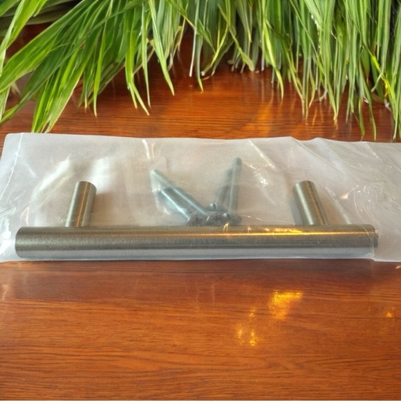 Franklin Brass | Liberty 10-Pack Steel Bar Pulls – 96mm (3-3/4”) Stainless Steel - Picture 4 of 11